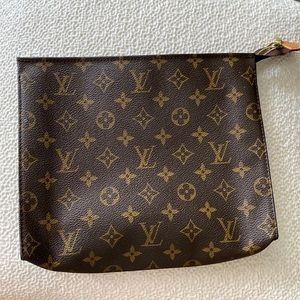 EUC Authentic Louis Vuitton Toiletry Pouch 26